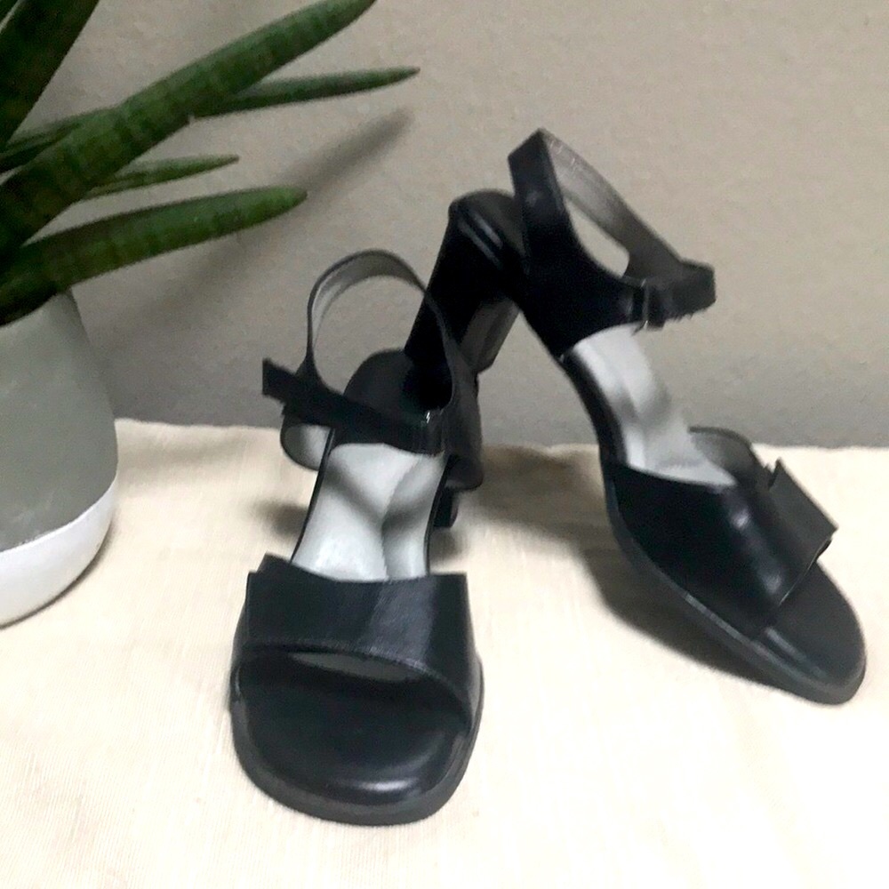 Women’s black leather Beautifeel size 41 heels shoes nonslip sole